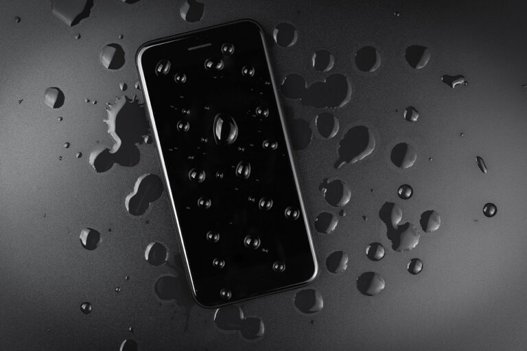 Cell Phone Water Drops Image